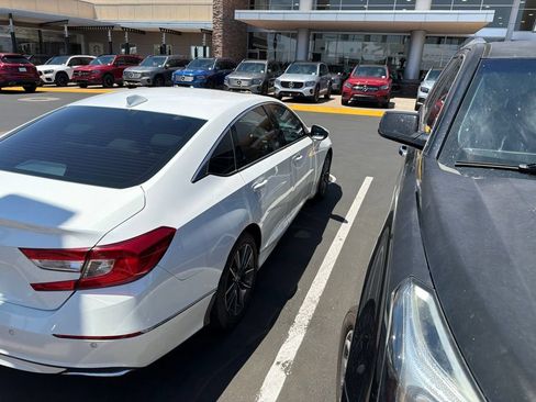 Used 2022 Honda Accord EX-L image 4
