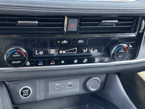 Used 2021 Nissan Rogue SL w/ Premium Package AWD/4WD image 16