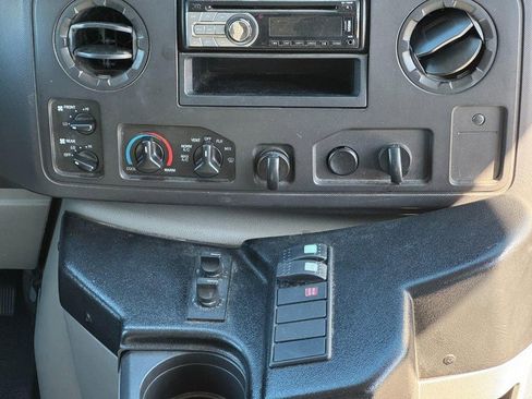 Used 2016 Ford E-350 and Econoline 350 Super Duty image 13