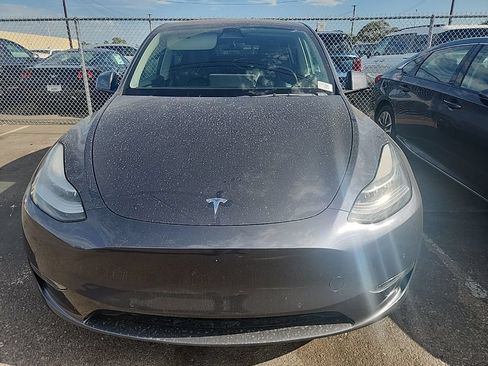 Used 2023 Tesla Model Y Long Range AWD/4WD image 2
