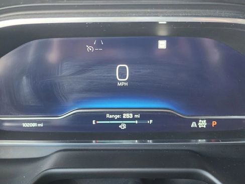 Used 2023 Chevrolet Suburban Premier image 25