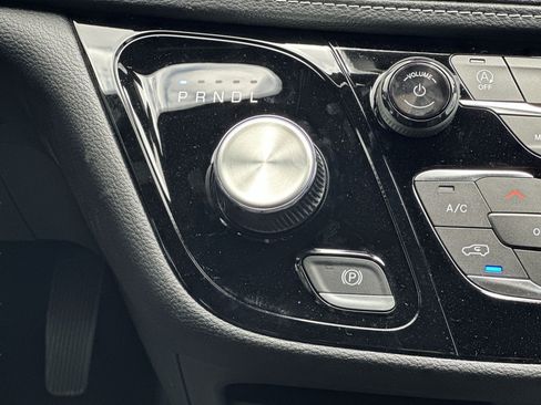 New 2026 Chrysler Pacifica Select FWD image 33