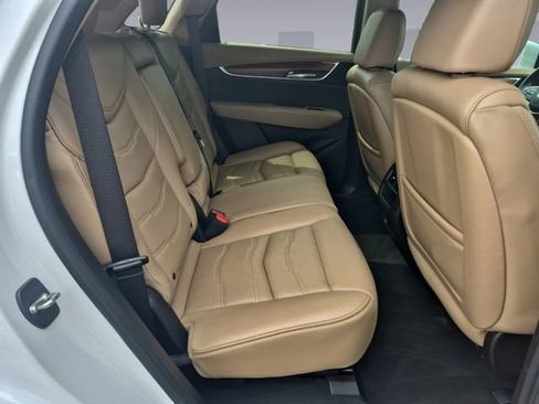 Used 2017 Cadillac XT5 Platinum AWD/4WD image 18