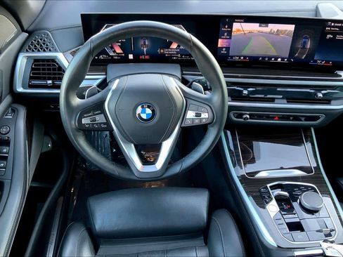 Used 2025 BMW X5 xDrive50e image 5