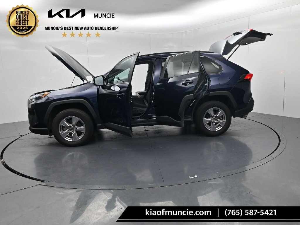 Used 2025 Toyota RAV4 XLE AWD/4WD image 58