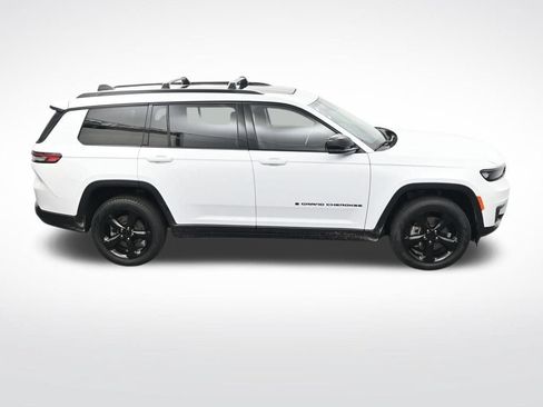 Used 2023 Jeep Grand Cherokee L Limited w/ Black Appearance Package AWD/4WD image 24