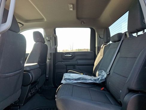 Used 2024 Chevrolet Silverado 2500 Custom w/ Custom Value Package image 10