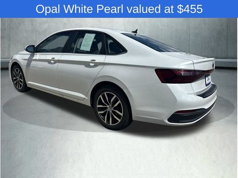 Used 2026 Volkswagen Jetta SE FWD image 4