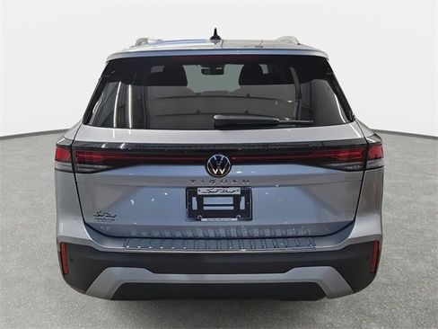 New 2026 Volkswagen Tiguan SE image 5