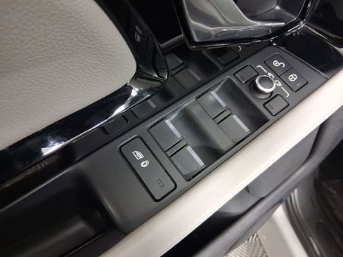 Used 2020 Land Rover Range Rover Evoque S image 20