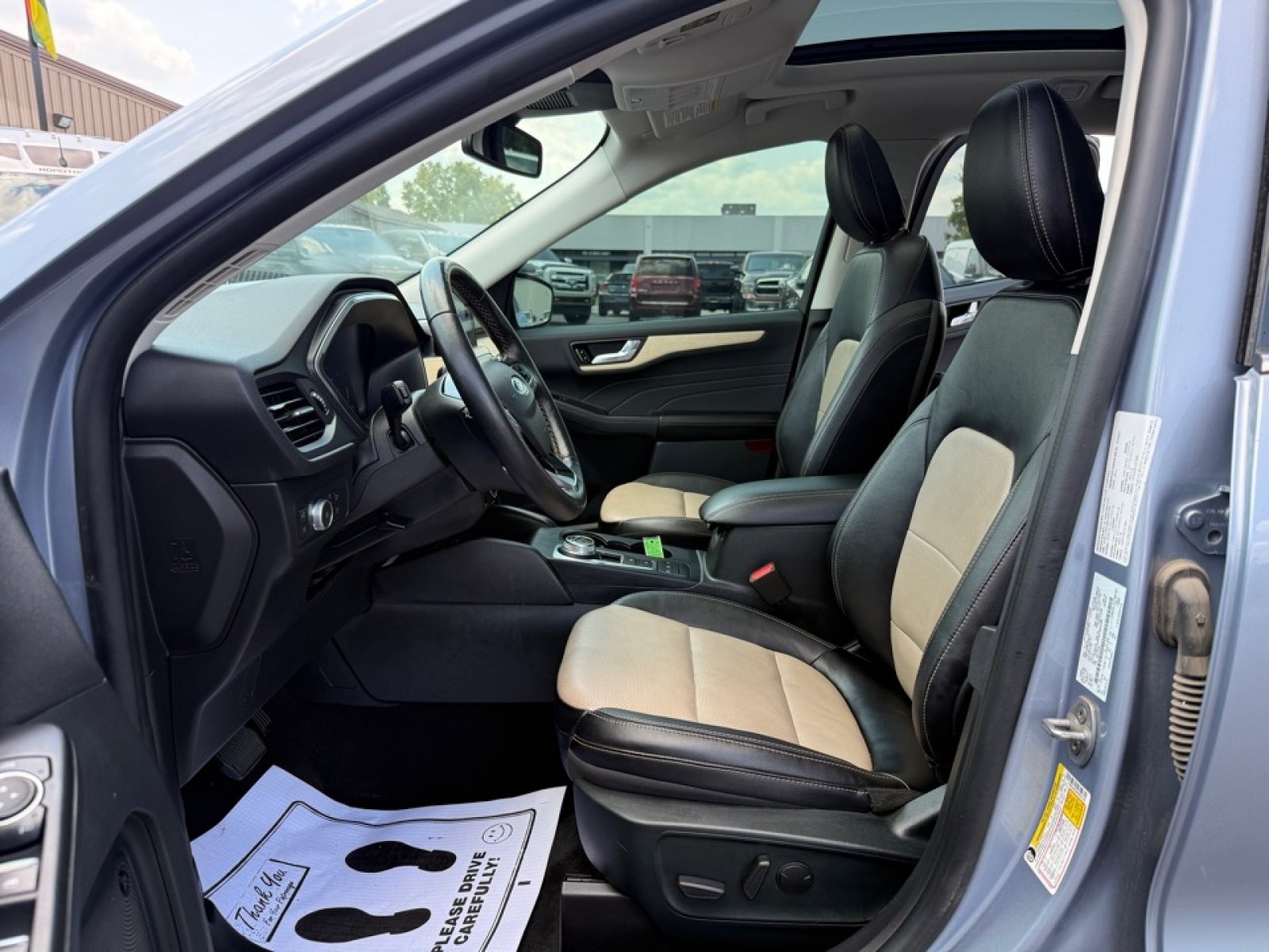 Used 2022 Ford Escape Titanium w/ Titanium Elite Package AWD/4WD image 28