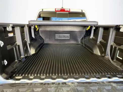 Used 2023 Chevrolet Colorado LT w/ LT Convenience Package image 32