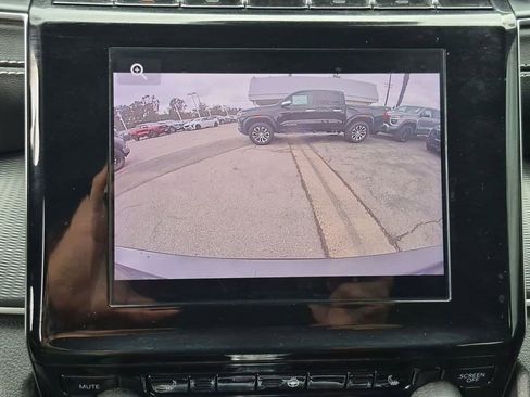 Used 2023 Jeep Grand Cherokee L Laredo AWD/4WD image 7