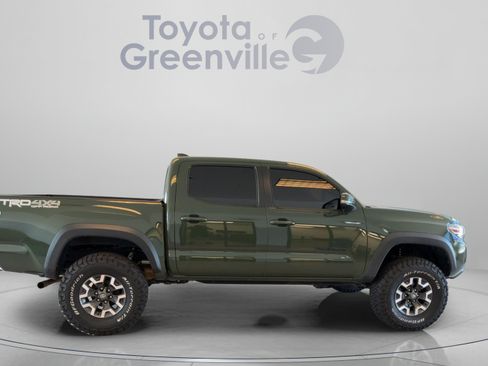 Used 2021 Toyota Tacoma TRD Off-Road w/ Technology Package AWD/4WD image 7