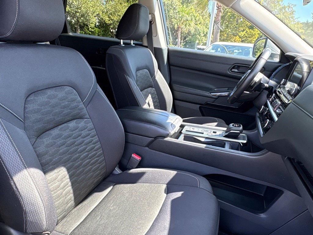 Used 2024 Nissan Pathfinder SV FWD image 6