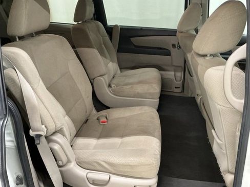 Used 2015 Honda Odyssey EX image 16
