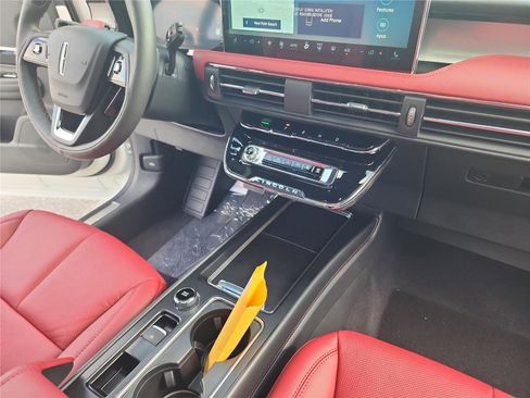 New 2026 Lincoln Corsair Reserve image 27