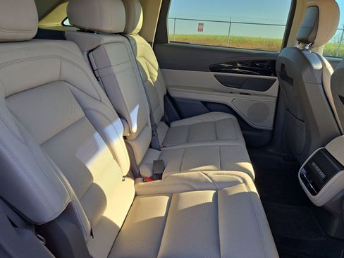 Used 2024 Lincoln Nautilus Premier image 20