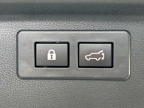 Used 2023 Subaru Forester Premium AWD/4WD image 14