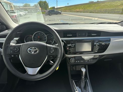 Used 2015 Toyota Corolla LE image 7