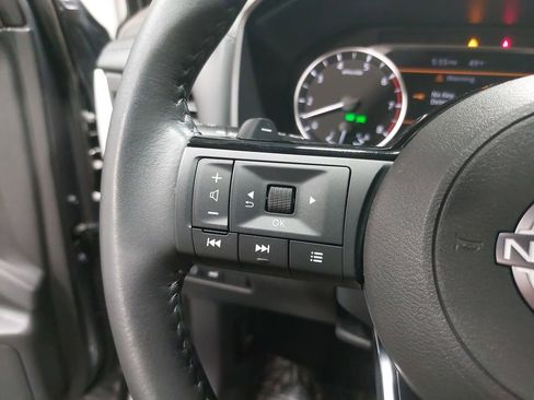 Used 2023 Nissan Rogue SV w/ SV Premium B Package image 17