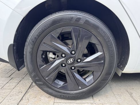 Used 2023 Hyundai Elantra SEL FWD image 19