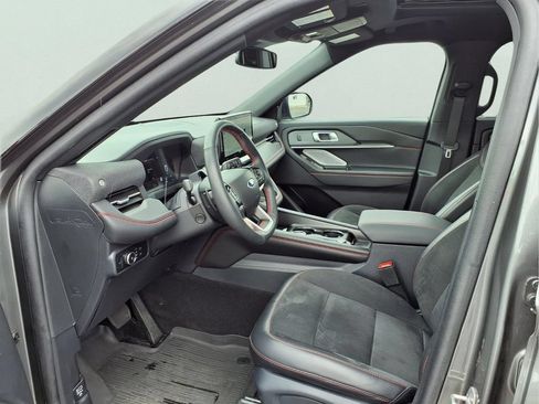 Used 2025 Ford Explorer ST AWD/4WD image 19
