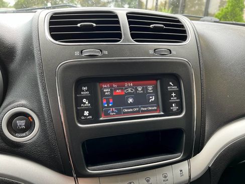 Used 2013 Dodge Journey SXT w/ Flexible Seating Group image 23