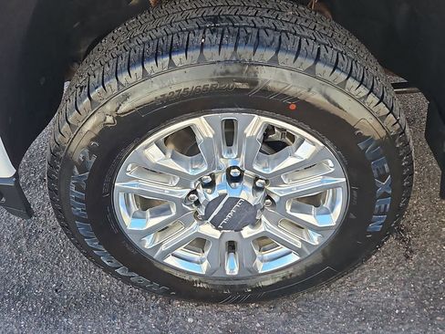 Used 2023 GMC Sierra 2500 Denali image 10