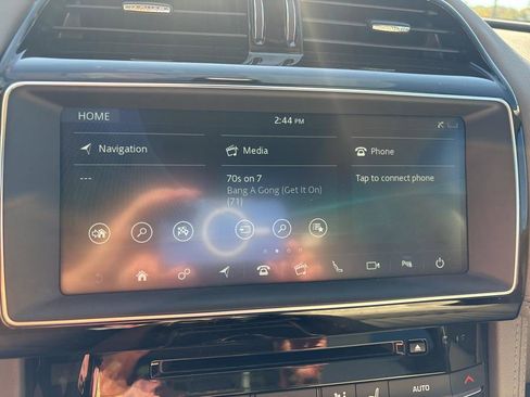 Used 2020 Jaguar F-PACE Portfolio image 12
