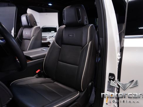 Used 2022 Cadillac Escalade Premium Luxury image 28
