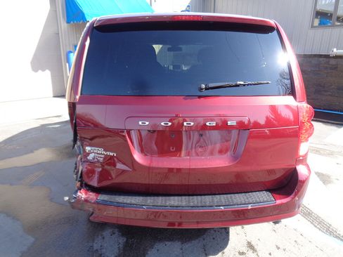 Used 2019 Dodge Grand Caravan SE image 5