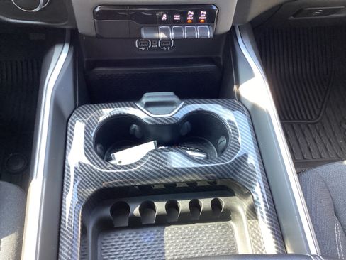 Used 2022 RAM 1500 Big Horn AWD/4WD image 18