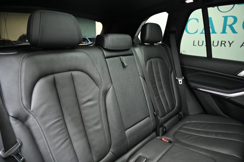 Used 2020 BMW X5 M50i w/ Premium Package AWD/4WD image 40
