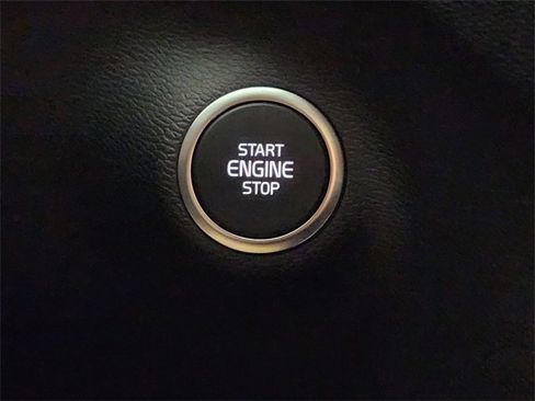 New 2026 Volvo XC40 B5 Plus w/ Protection Package Premier image 20