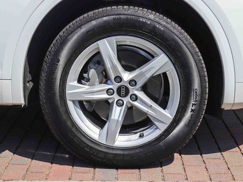 Certified 2023 Audi Q5 Premium w/ Convenience Package AWD/4WD image 11
