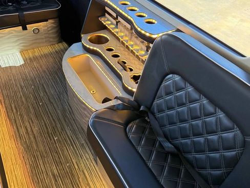 Used 2023 Mercedes-Benz Sprinter 3500 image 25