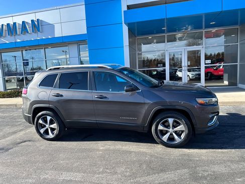 Used 2020 Jeep Cherokee Limited image 2