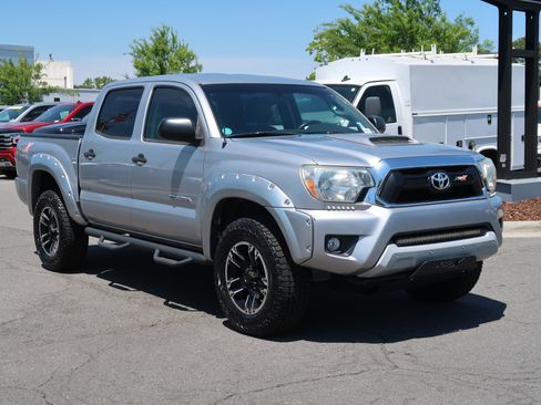 Used 2015 Toyota Tacoma PreRunner w/ SR5 Package RWD image 2