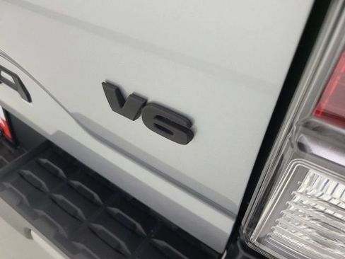Certified 2022 Toyota Tacoma TRD Off-Road w/ Technology Package AWD/4WD image 12