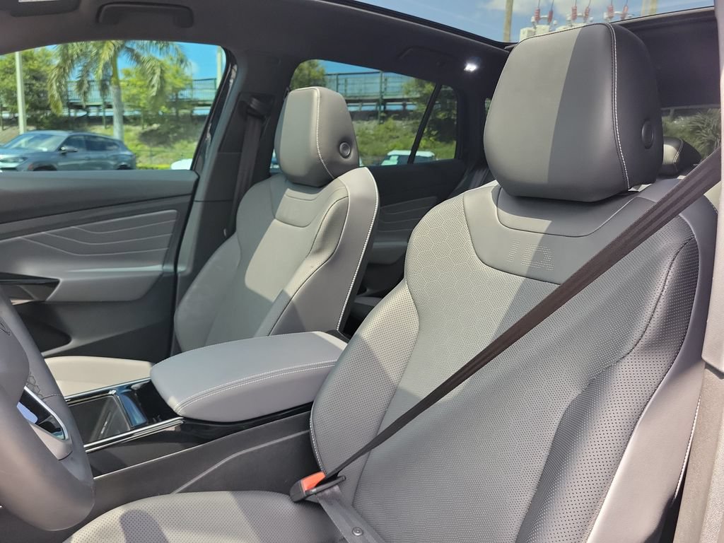 Certified 2025 Volkswagen ID.4 Pro S AWD/4WD image 21