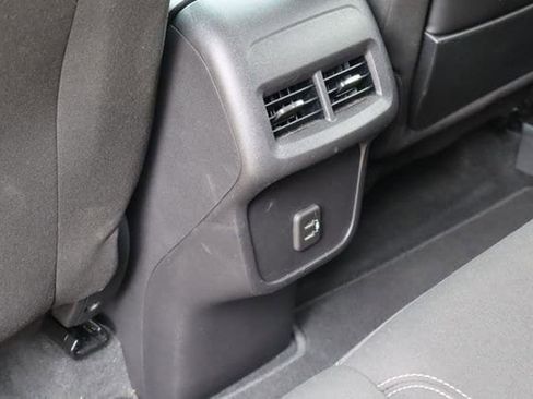 Used 2024 GMC Terrain SLE FWD image 18