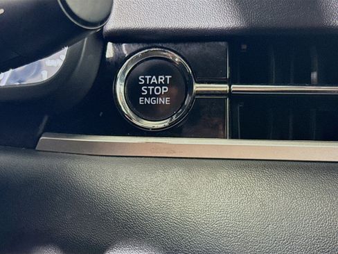 Used 2022 Mitsubishi Outlander SE image 21