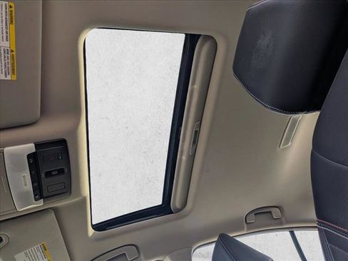 Used 2023 Nissan Altima 2.5 SR w/ SR Premium Package image 16