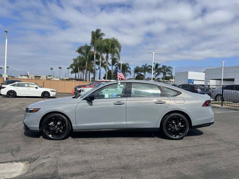 Certified 2025 Honda Accord SE image 2