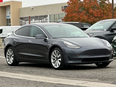 Used 2018 Tesla Model 3 Long Range image 9