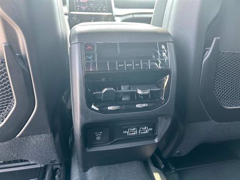 New 2025 Jeep Grand Cherokee L Altitude image 7