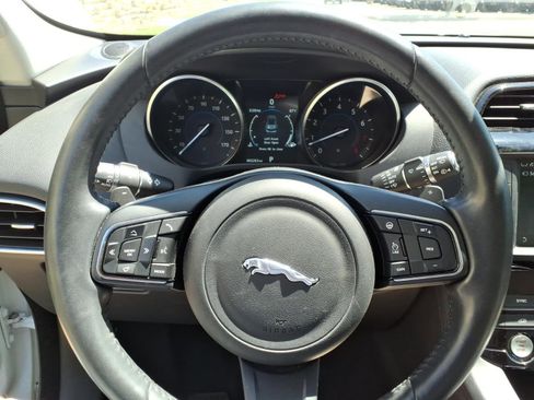 Used 2017 Jaguar F-PACE Premium AWD/4WD image 22