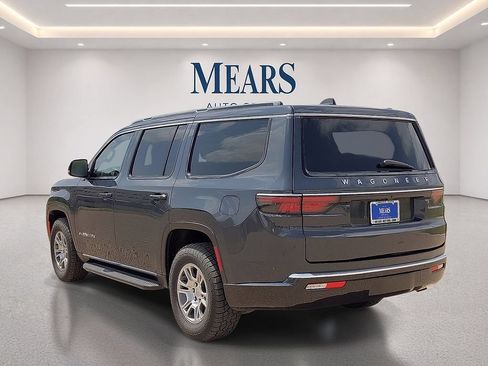 Used 2023 Jeep Wagoneer 2WD image 3