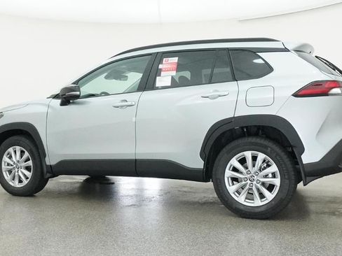 Used 2026 Toyota Corolla Cross LE FWD image 57